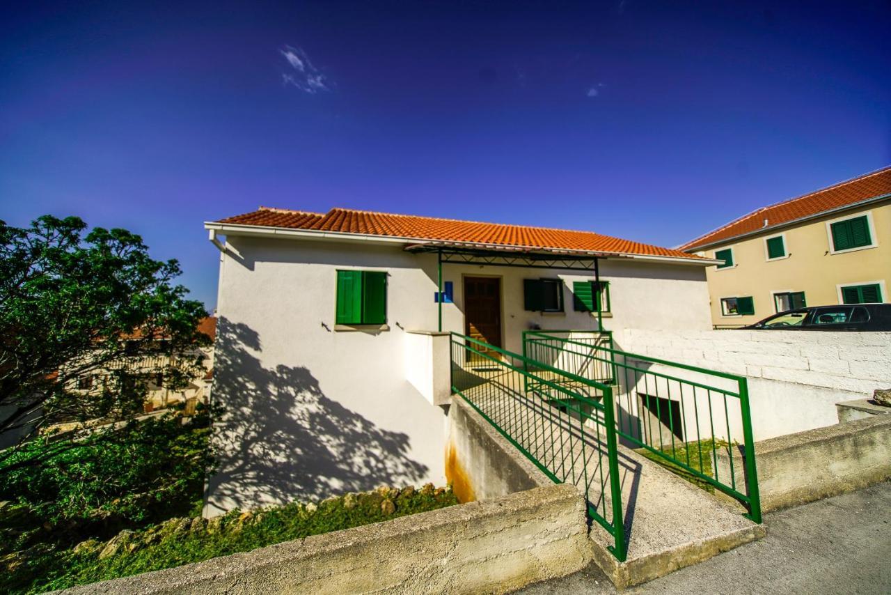 Apartments With A Parking Space Postira, Brac - 18472 Zewnętrze zdjęcie